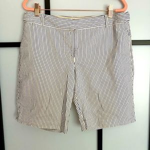 JCrew seersucker city fit boat shorts. Sz 10. Runs slim so closer to an 8. EUC